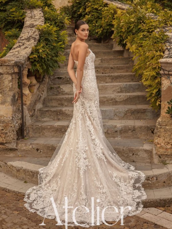 A, ROMANTIC CHANTILLY