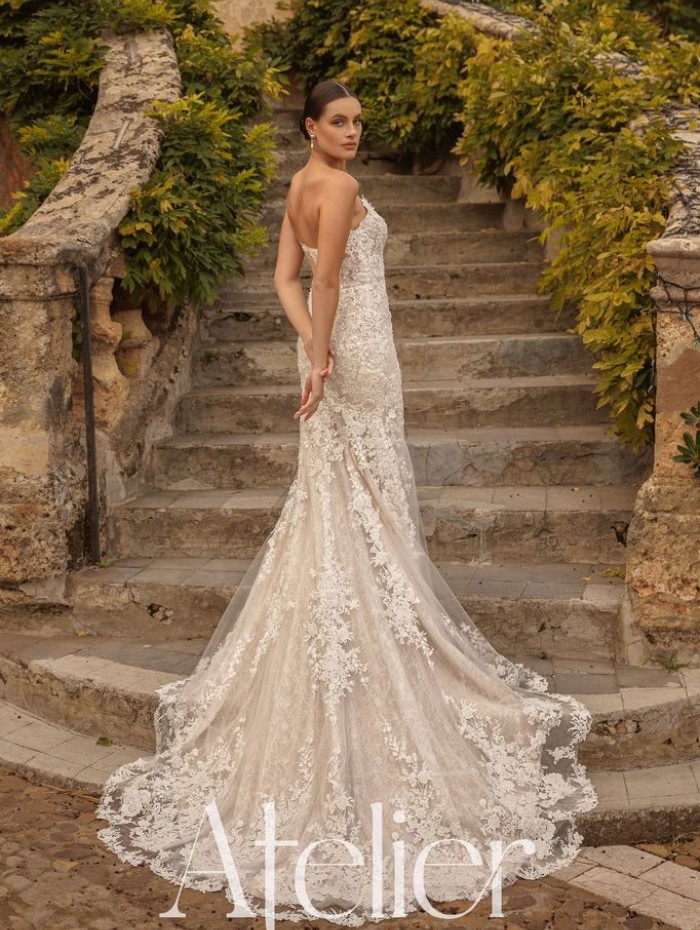 A, ROMANTIC CHANTILLY